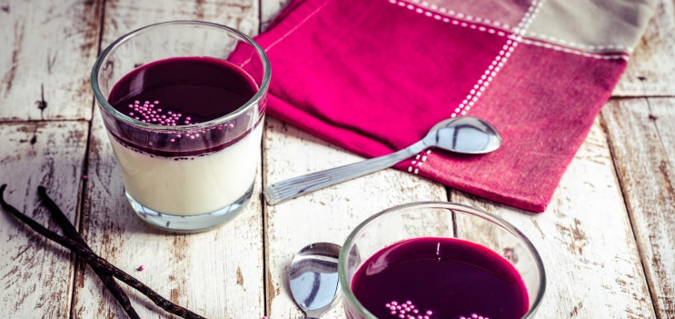 La panna cotta vanille et son coulis de cassis par Emilie sweetness